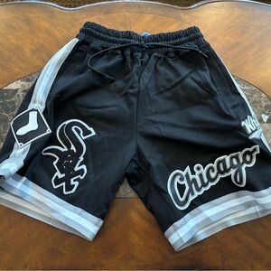 Pro Standard Chicago White Sox Black Shorts size Medium